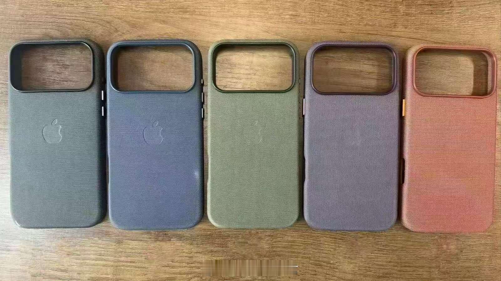 咱来聊聊iPhone 17的手机壳！官方整了五款哑光配色，橙色活力、紫色柔和、绿