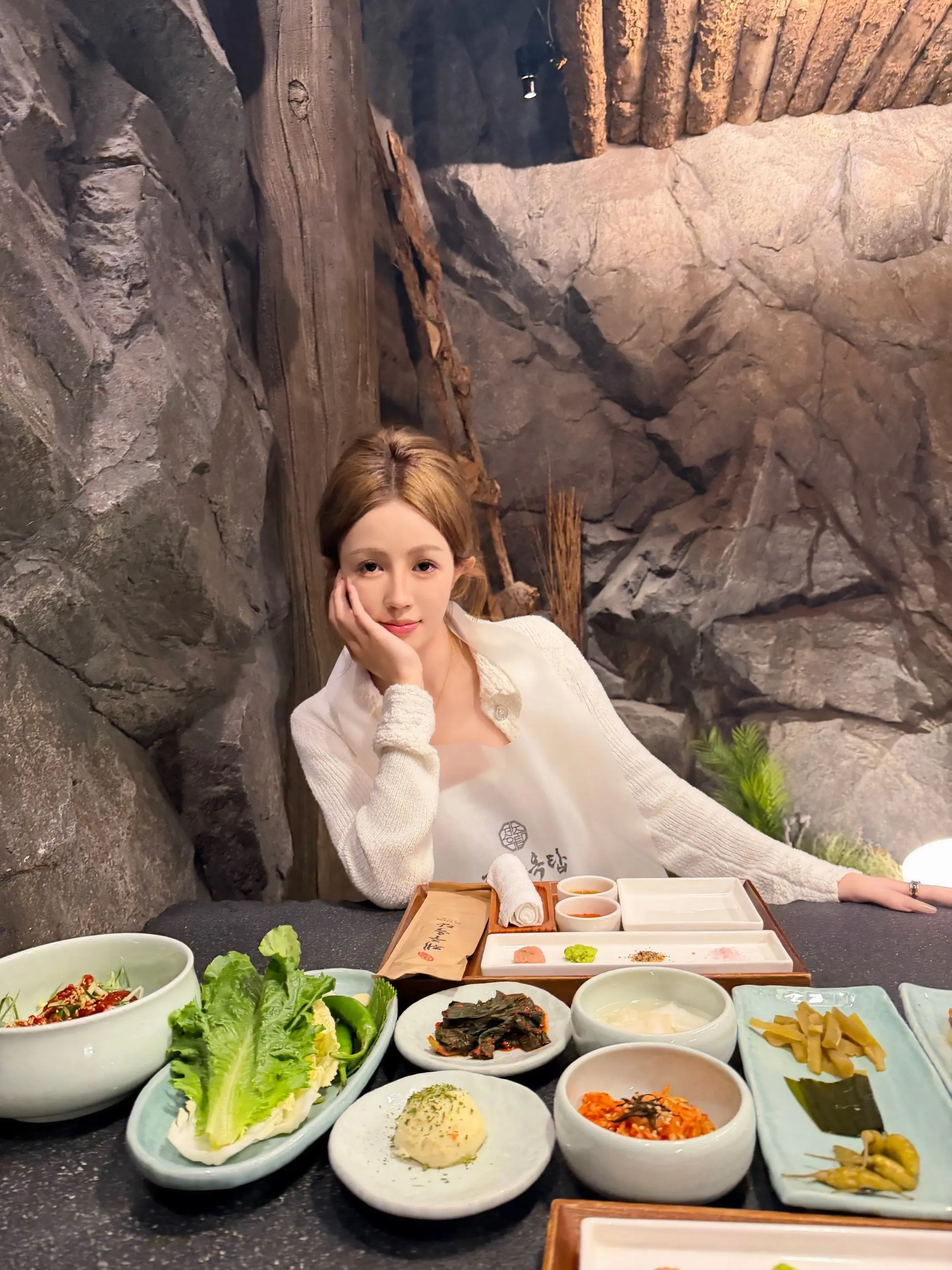 来韩国 当然要吃烤肉啦。