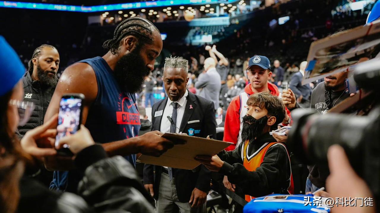 伦纳德的状态为什么这么好？
这个问题的答案也呼之欲出了，这几年弄了那么多超级明星