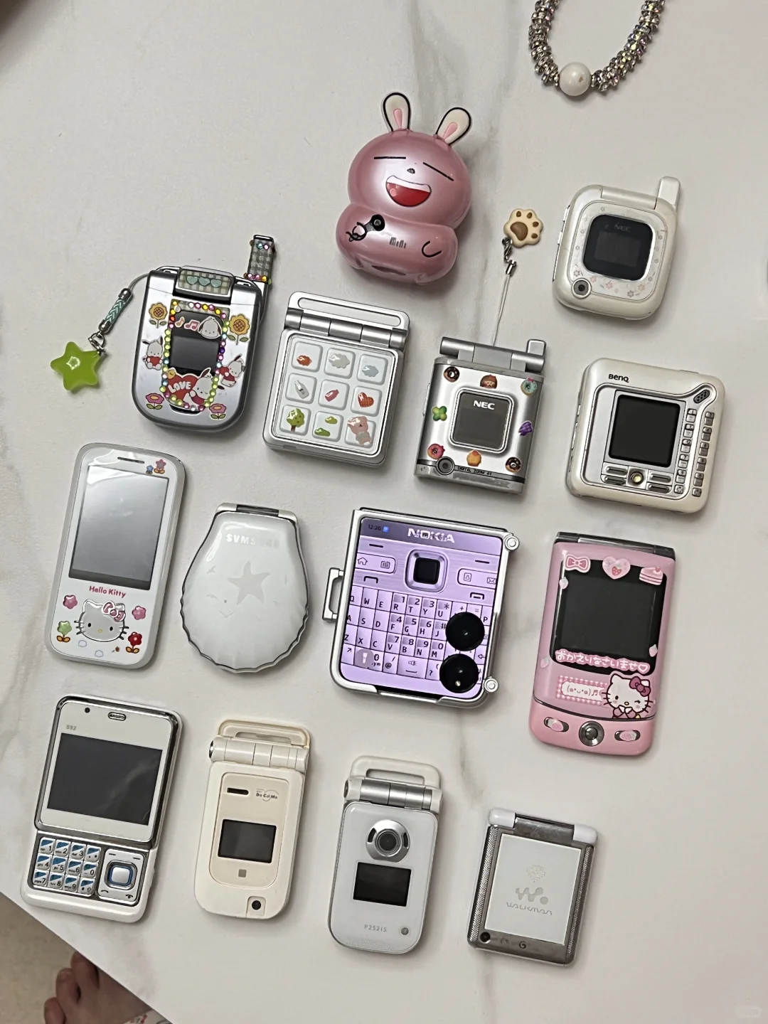 这很难评，手机届的“长辈”跟“前辈”😅。。。