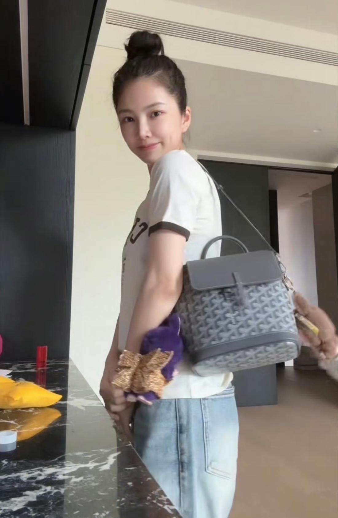王灿吃面用Labubu挡汤汁啊啊啊？那可是labubu耶[苦涩]我抢都抢不到的[