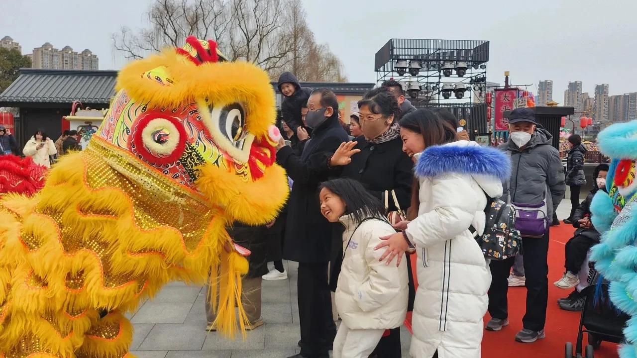 旅行时你拍过哪些好看的照片正月十五闹元宵，来大唐芙蓉园长安码头，体验一场别开生面