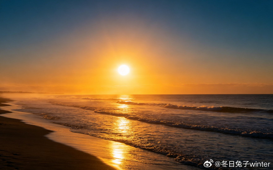诗歌 今天分享艾青的一首诗《给太阳》，诗歌赞美太阳带来光亮，驱散黑暗与长夜噩梦，