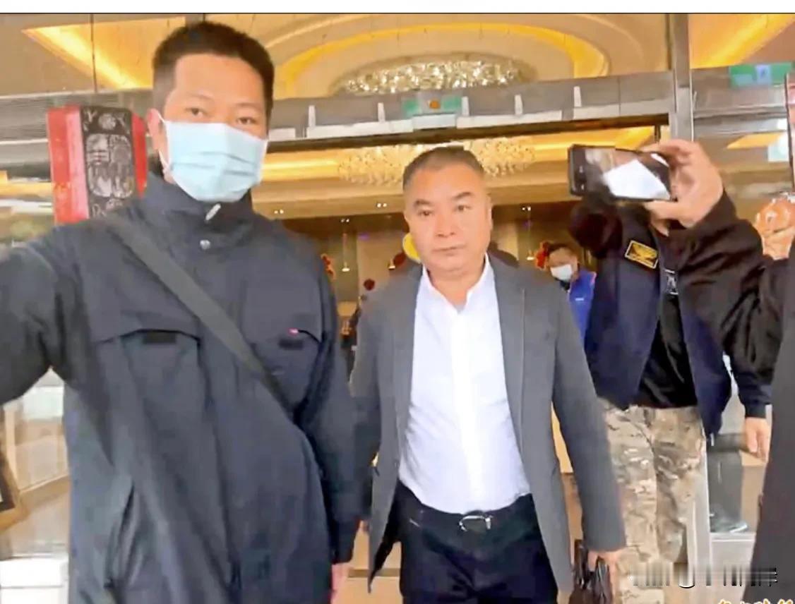 针对金门渔船翻覆事件，台湾海巡单位与大陆代表团昨天再度两次举行闭门会议，双方离场