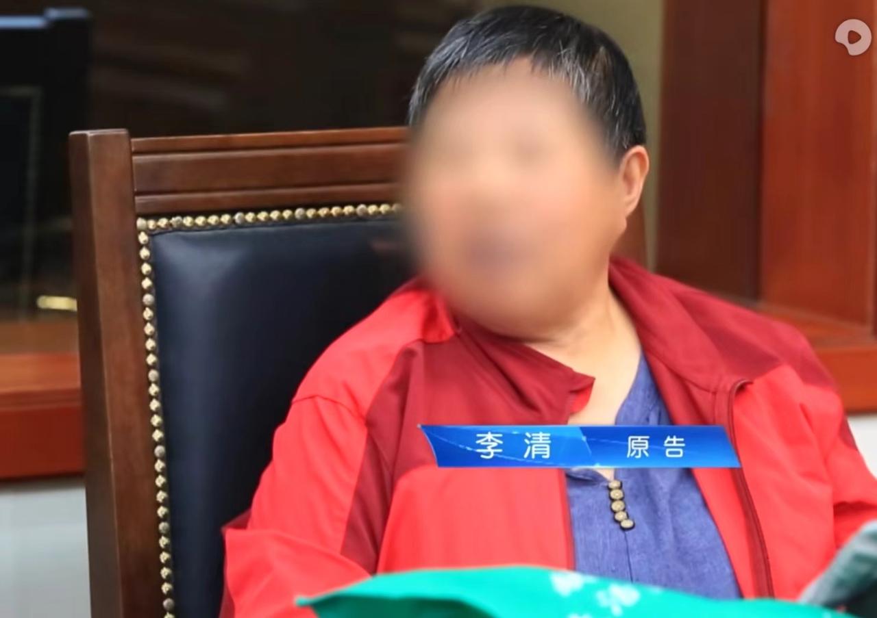 北京，一个女房东，好心将房子出租给一个8旬瘫痪老人。谁料，2年后，老人吸烟导致房