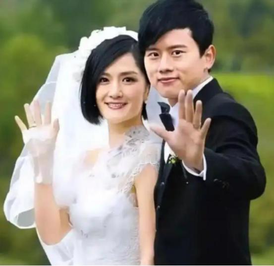 结婚14年后，姐弟恋的“残酷现实”，在谢娜张杰身上展现的淋漓尽致

 
在娱乐圈