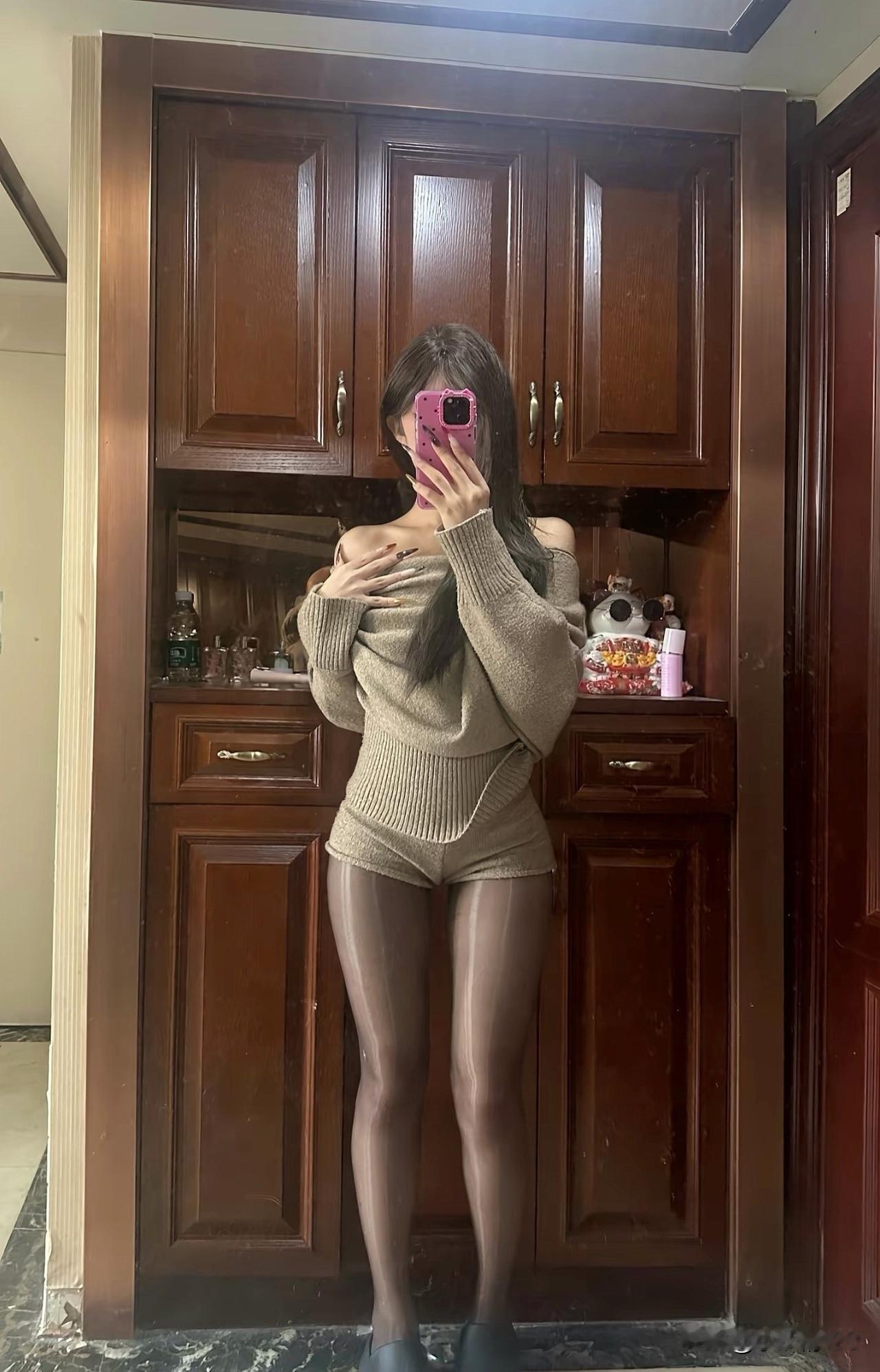 怎么又来看我了 是新聊的那个不如我吗