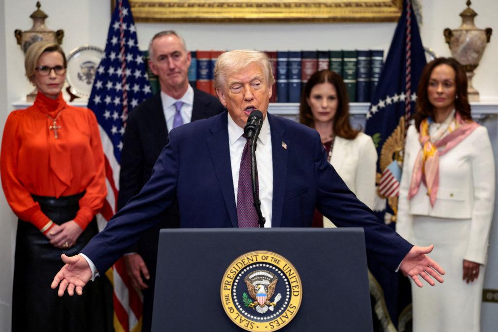 新加坡前外长：特朗普教会中国如何念紧箍咒，这下要美国头疼了。

这几日，香港《南