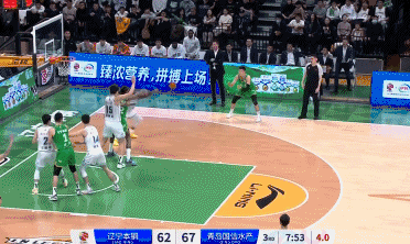 辽宁3分钟轰出13-0，75-67反超青岛
北京时间1月12日，辽宁与青岛的比赛