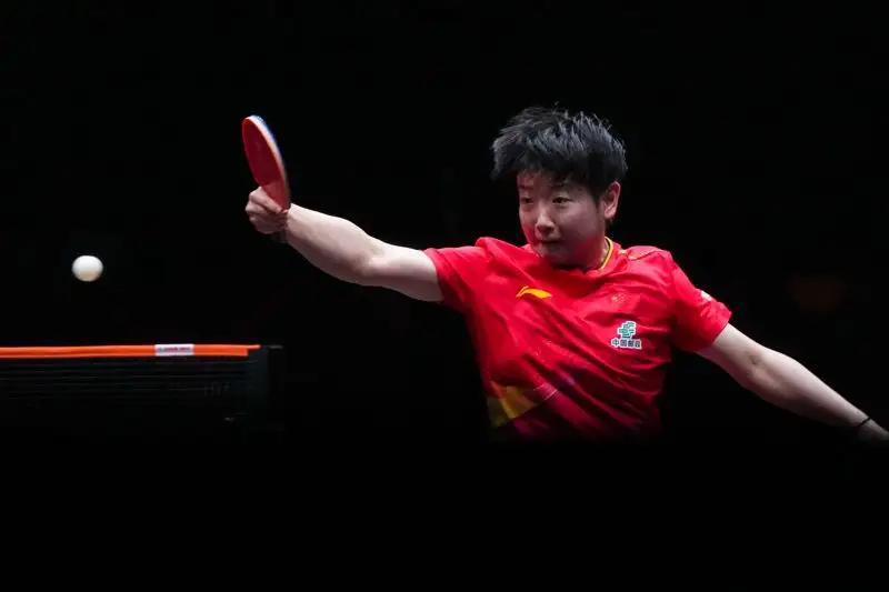 孙颖莎深夜12点才回酒店！10点半完赛立刻抽检，带伤退赛太好哭
 
2025年1