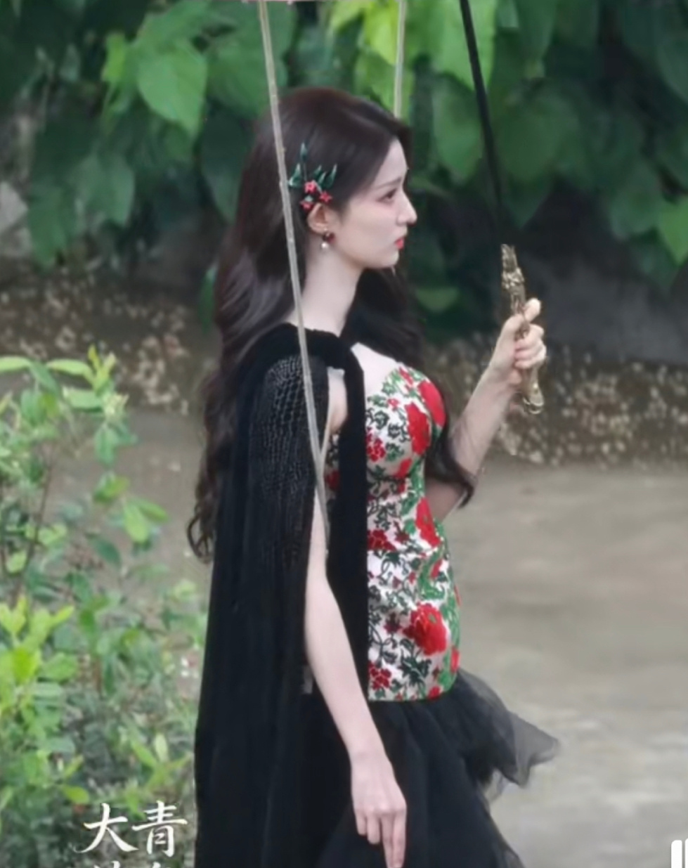 王楚然《浮生》裟椤撑伞吊威亚路透，女王大人，气场全开！ 
