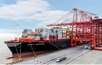 很多人有这样一个疑问，为什么美国的农产品只能出口给中国，出口给日韩不好吗？
 