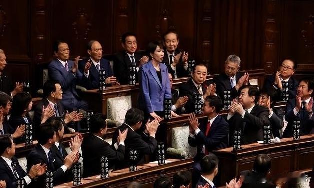 中俄联手对日本发起制裁！如今高市早苗正在为大选的事而伤尽头脑，而中国和俄罗斯也没