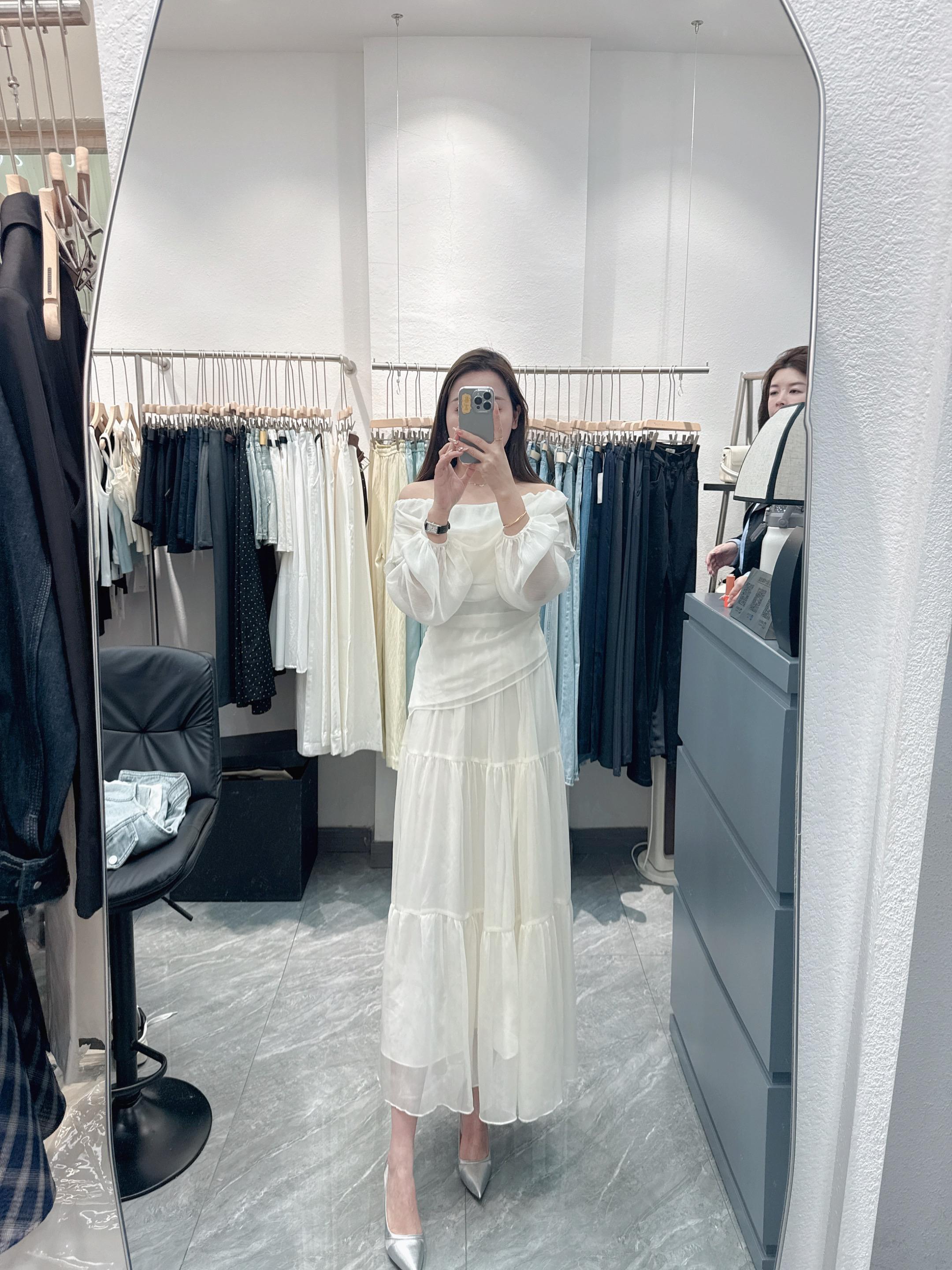 万丈深渊终有底，唯有人心最难测。