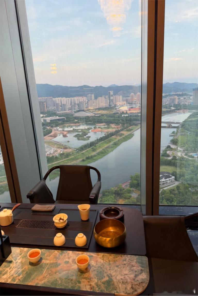 闲聊行云科技公司重整完成之后轻装上阵，转型跨境数字贸易+AI算力双主线，拿到大额