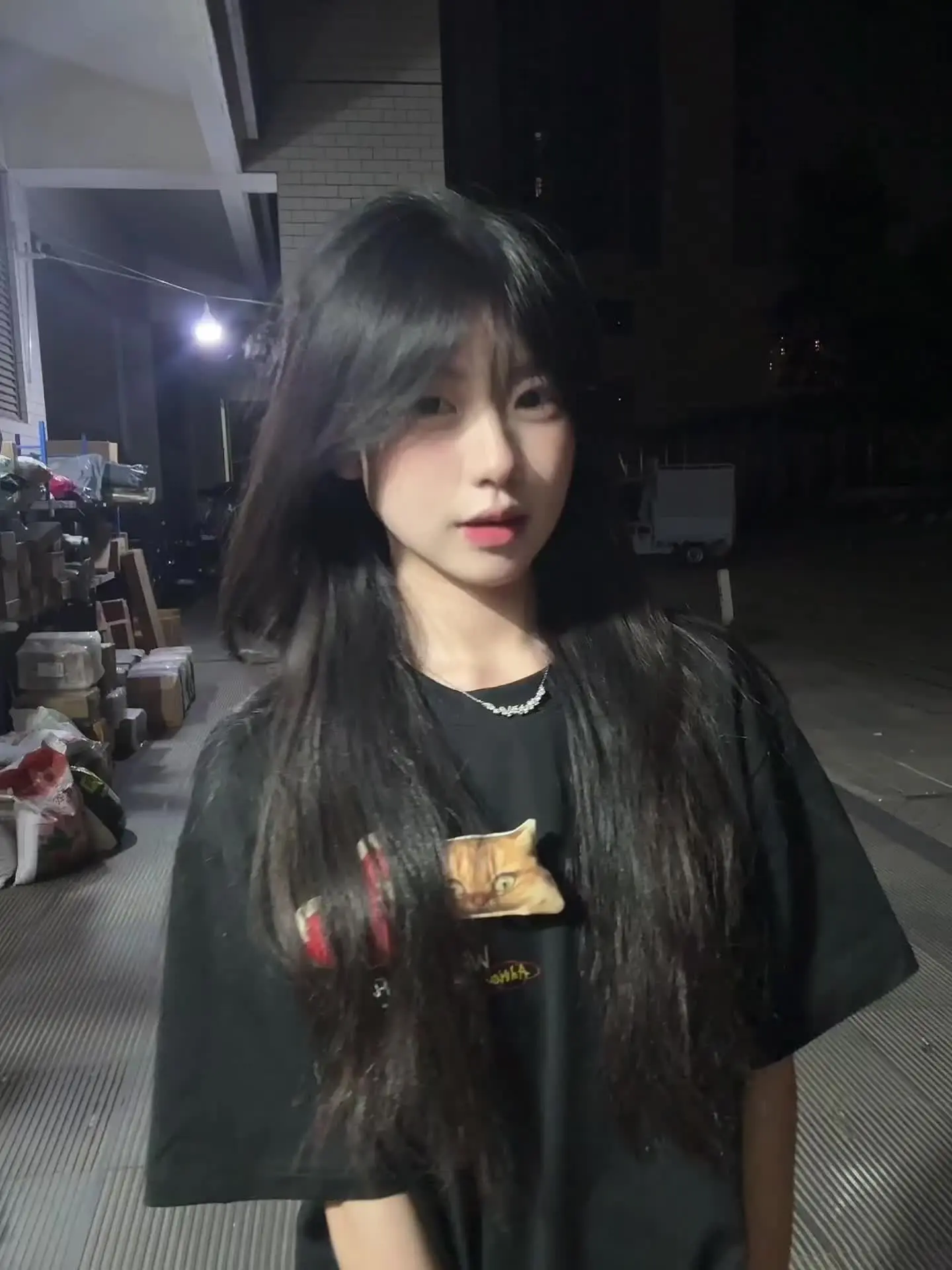 我又能继续生气了 因为有人愿意哄我