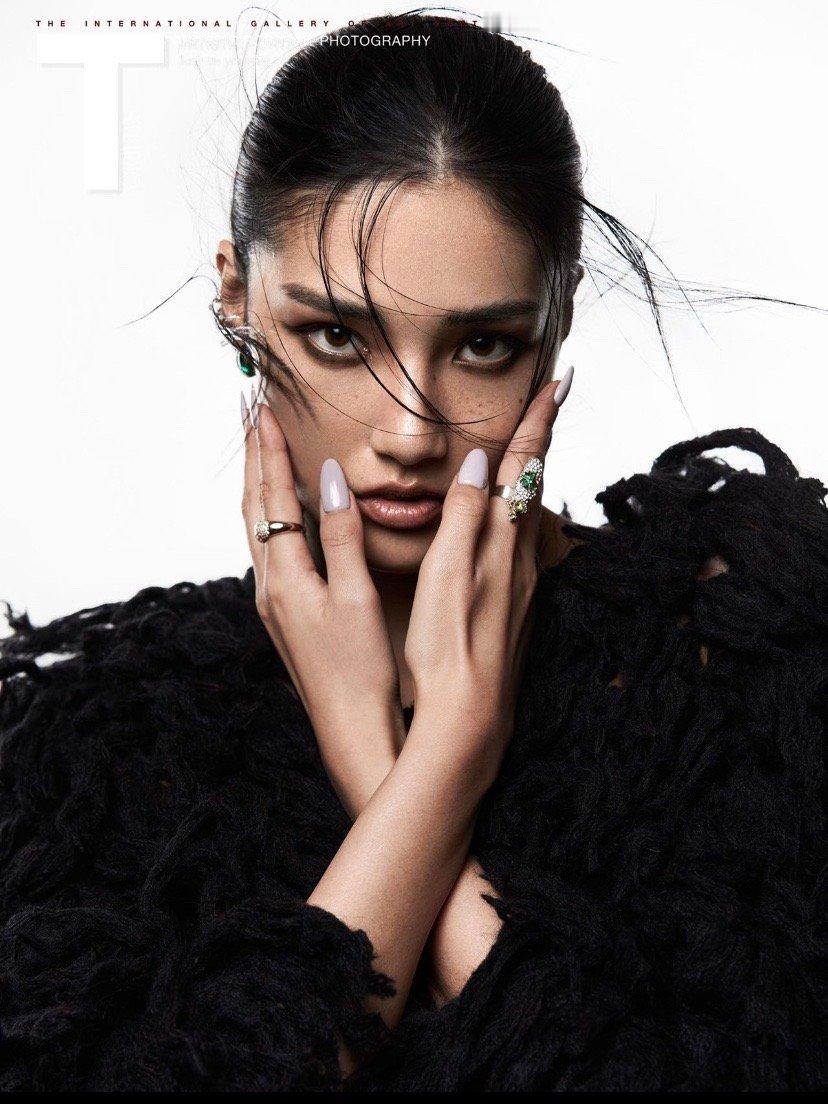 深圳时装周本身就主打可持续时尚，推崇环保纺织项目，超人冷用回收物料做衣服的理念刚