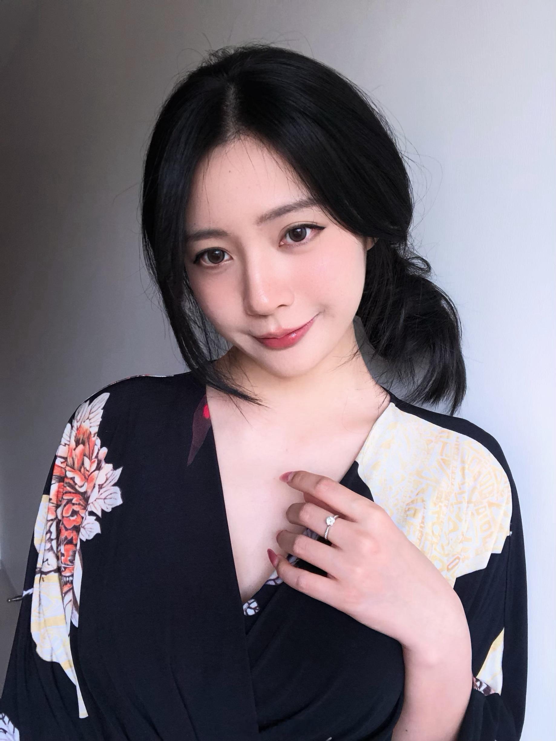 又熬夜了…OOTD今日妆容