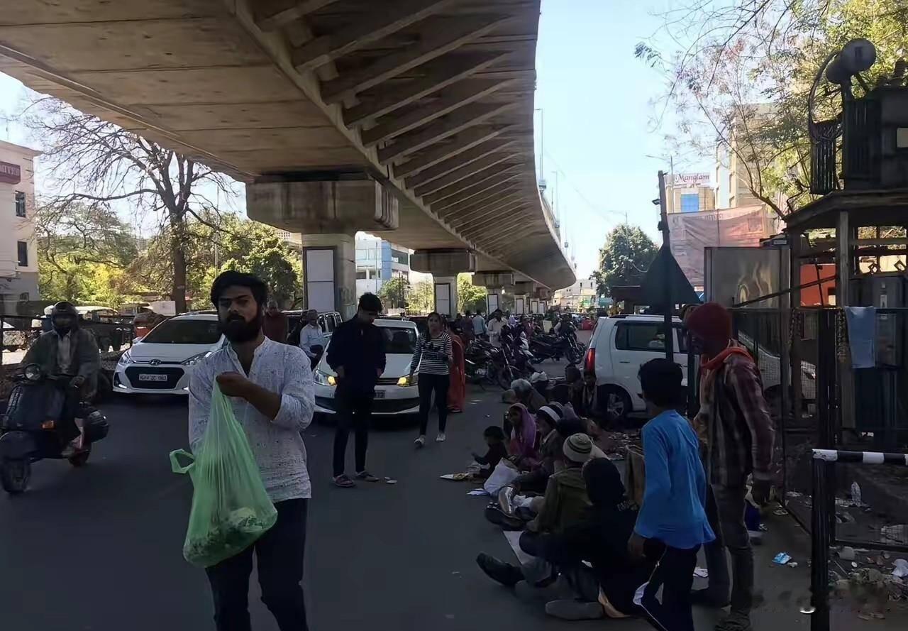 东南亚和印度，未来很有可能就是我们两大梦魇。西班牙休达小城遭到6万非法移民入侵事