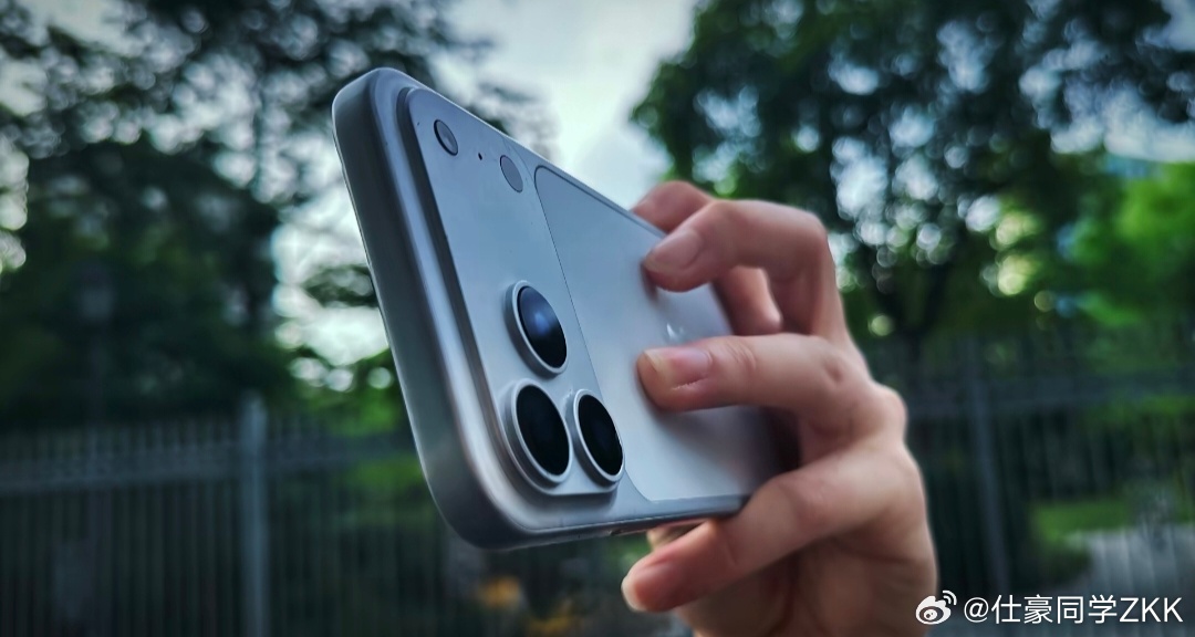 苹果将涨价 iPhone18Pro或涨270美元，折合 1825元，现在保持没涨