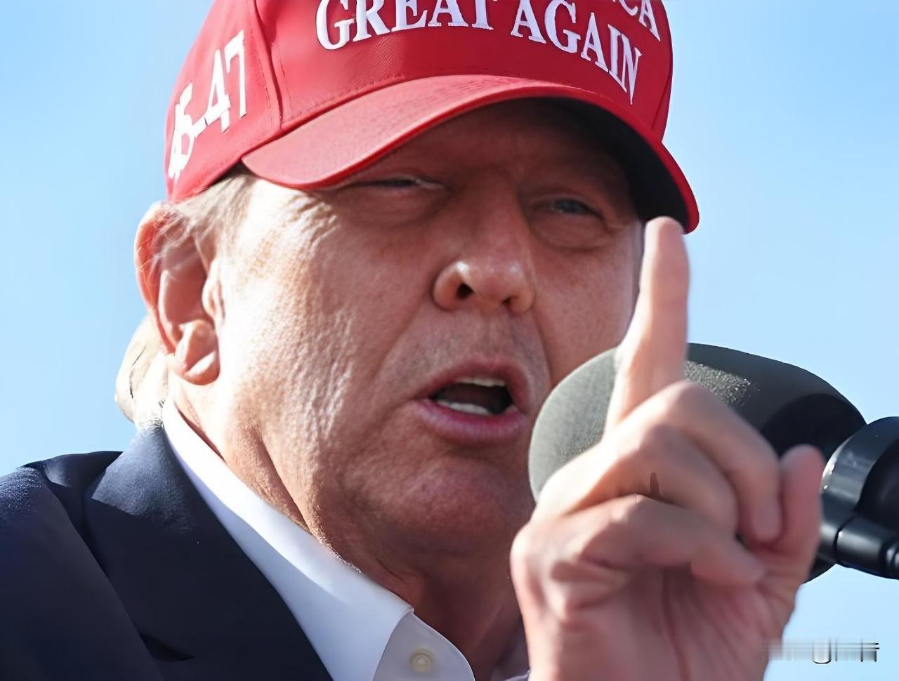 绝对是利字当头！

无事不登三宝殿。

预测是美国国内经济形势，不允许他再胡闹下