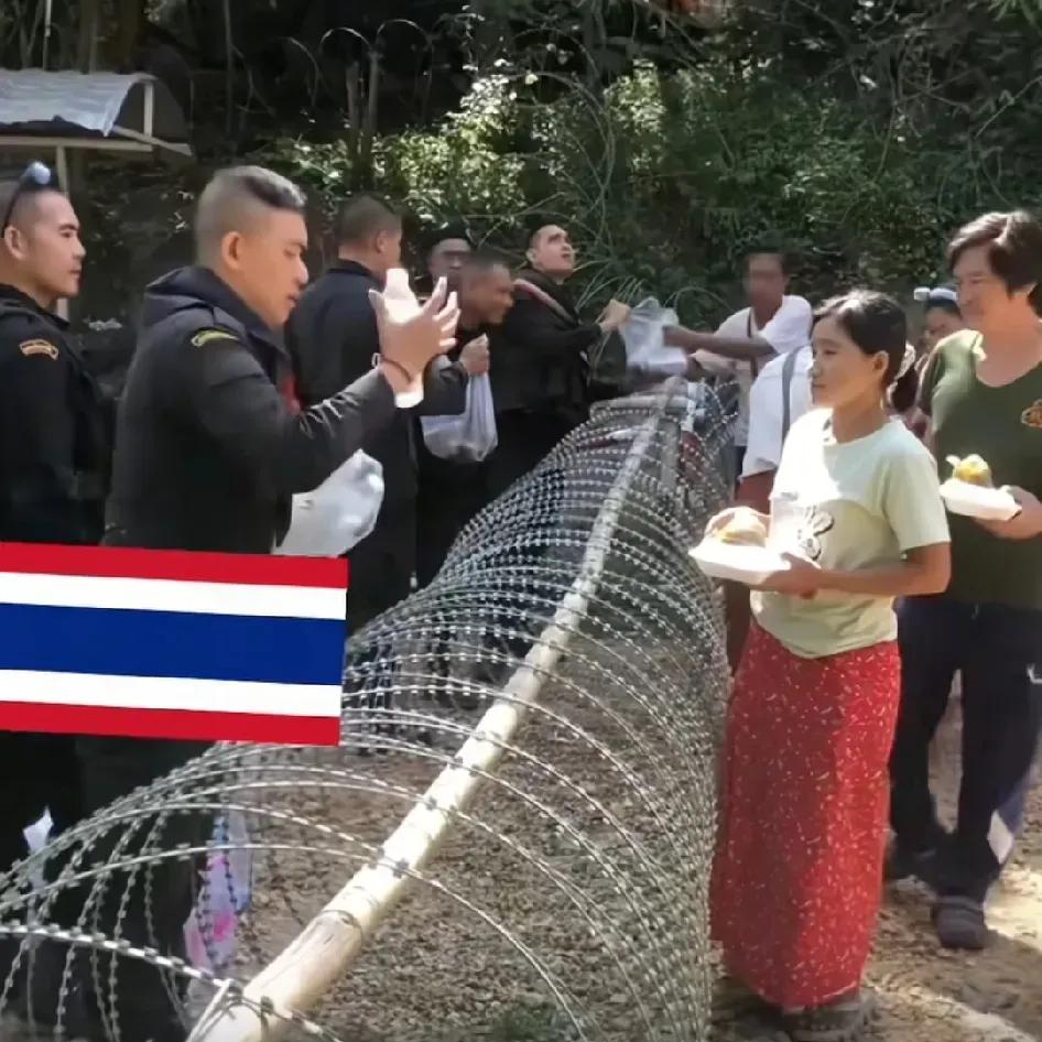 泰国黑衣特种部队，为柬埔寨平民发放食物和水，泰军表示不打平民只打军事基地。

有