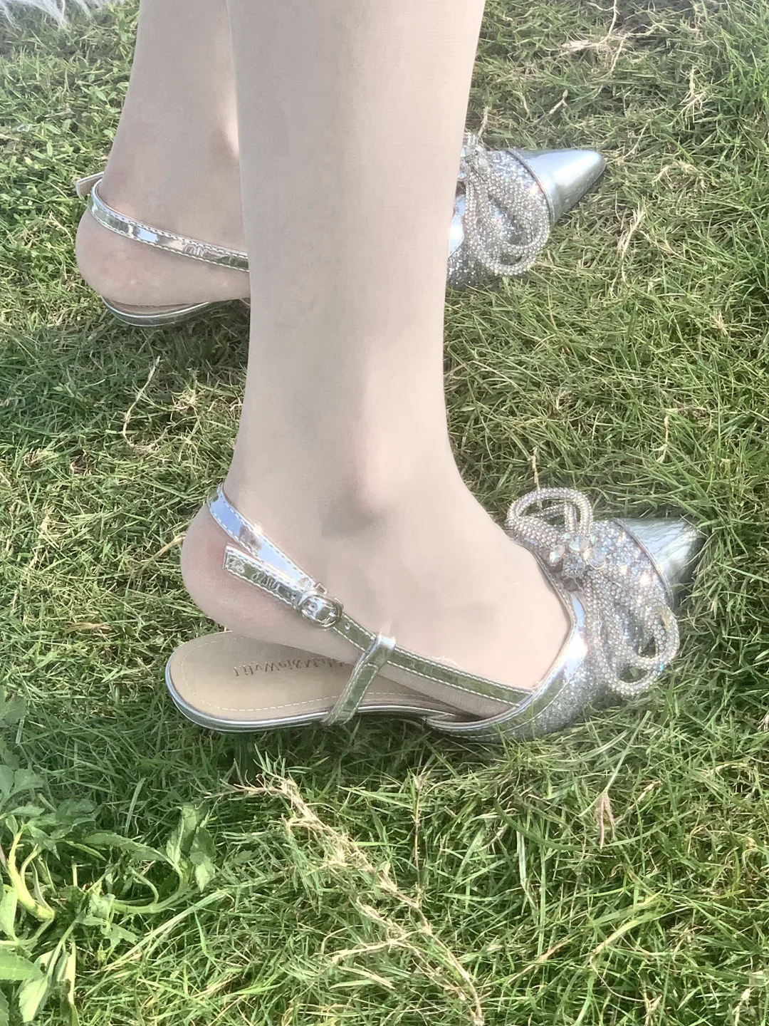 拜托 女孩子十八岁一定要穿一次高跟鞋👠