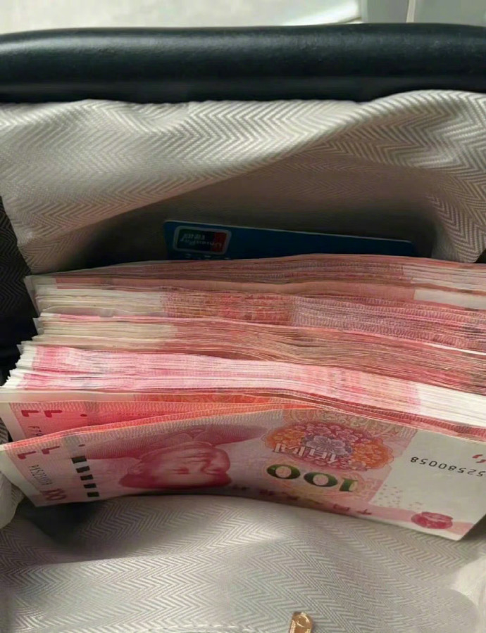 “开运第一步 冷漠无情 情绪稳定”  