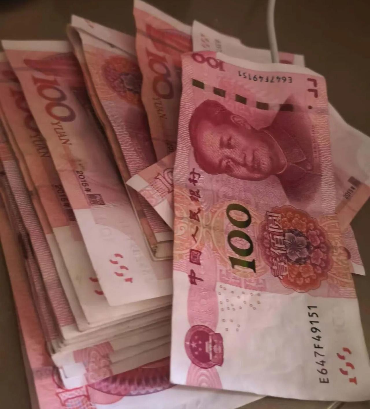为了碎银几两天天一个好觉都没睡过！谁发明的上班挣钱！人生几十年，苦累伴酸甜！