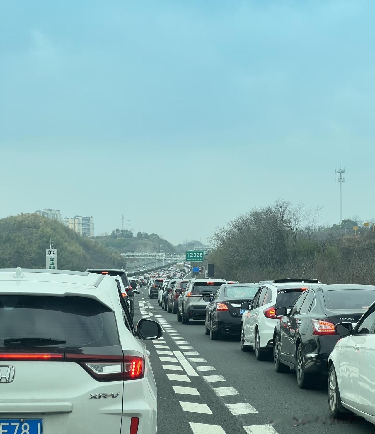 一位高人神总结：以前傻子买油车，现在傻子买电车，未来傻子买车？
 
最近刷到一句