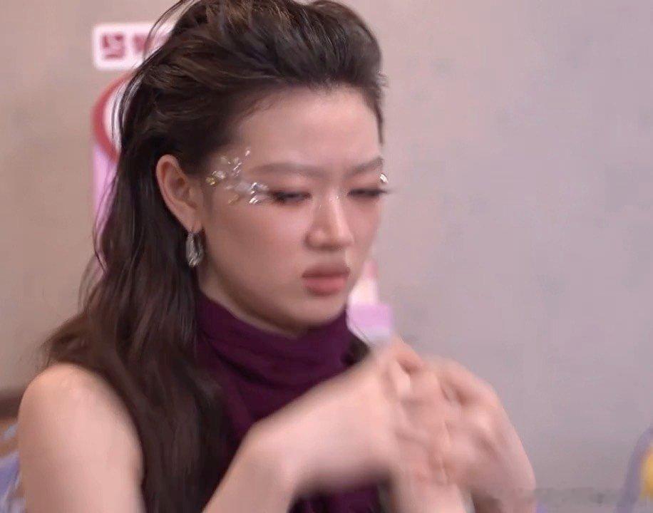 单依纯得知grace淘汰的反应单依纯得知grace淘汰的表情 我哭 ​​​