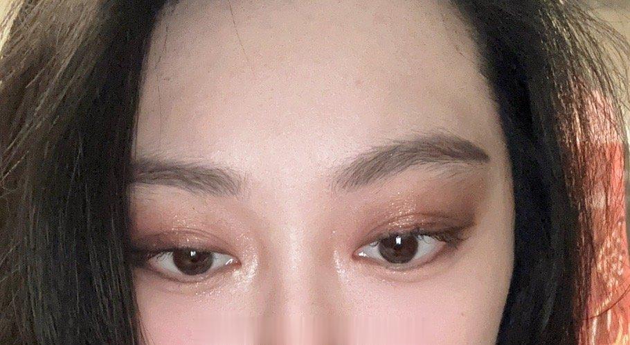昨天的妆用了CT的dv眼影之前一直用CHANEL的308 ​​​