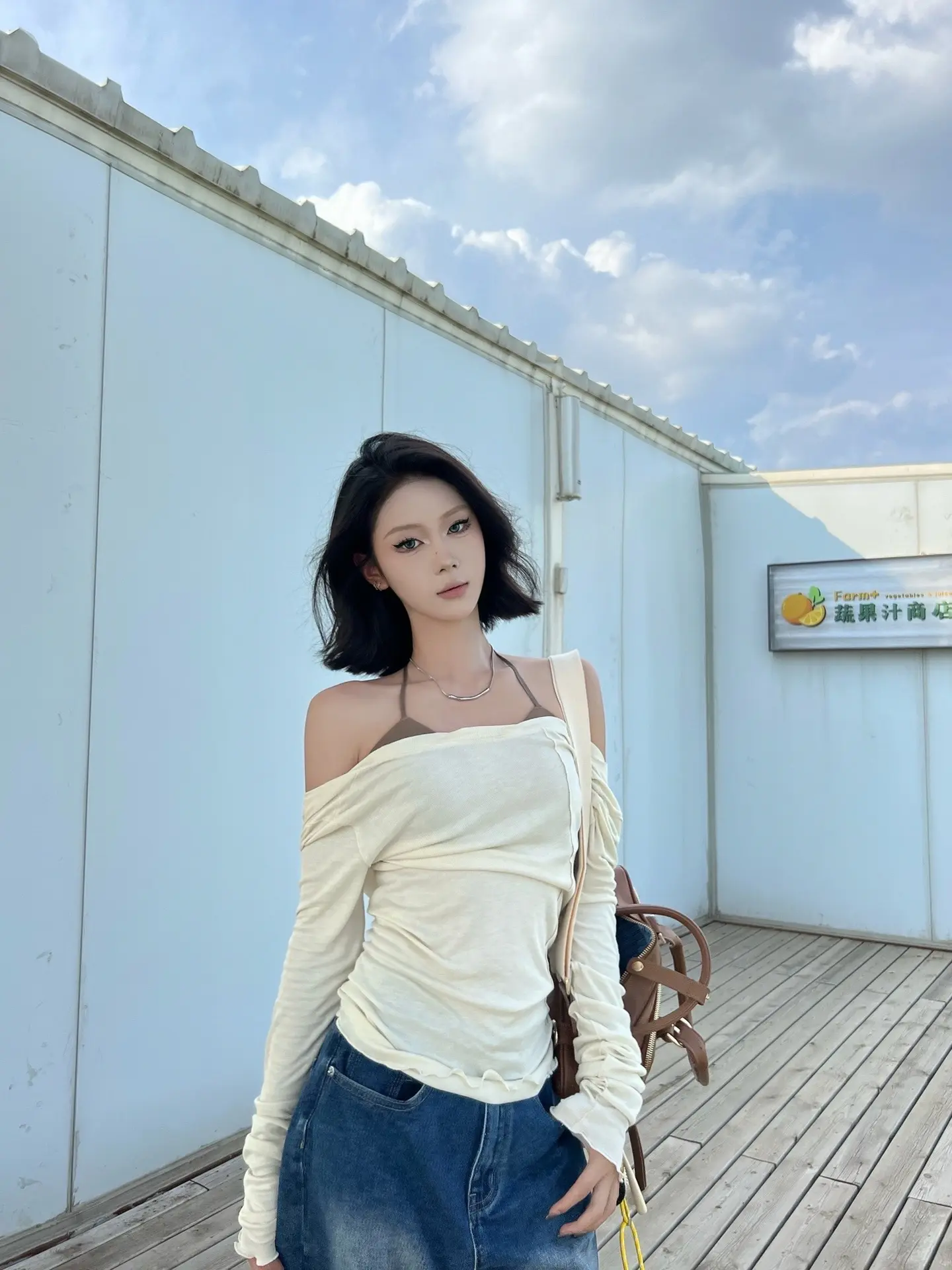 漂亮的脸太多了  所以我只想做一个幸福的小女孩