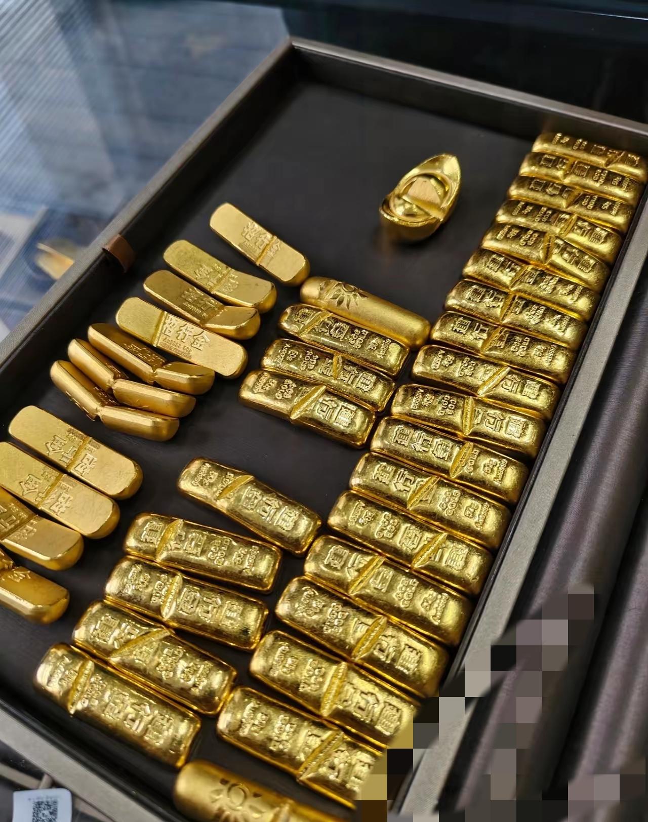 真不是我吓唬人，2026年持金的人可能大赚，也可能瞬间被套！
 
现在不少博主喊