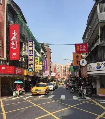 万万没想到，台湾地区政治人物郑丽文竟把这么尖锐的问题摆上了台面！网上有文章转述她