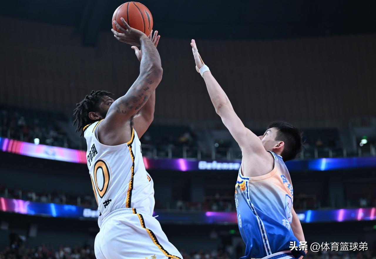 深圳队的十连胜真的稳了？新疆队注定会迎来四连败？还真有这个可能！当接下来的这场遭