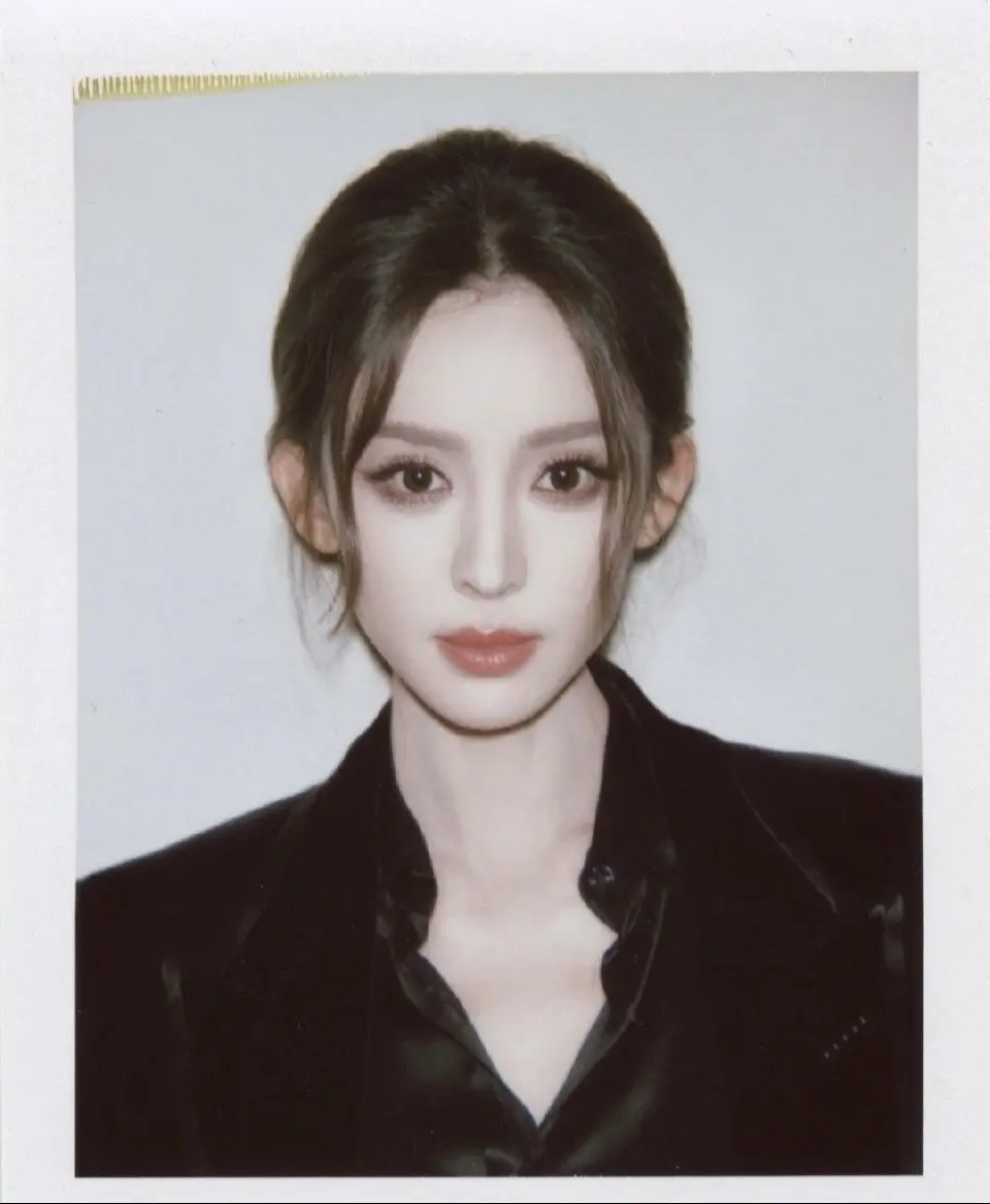 娜扎。