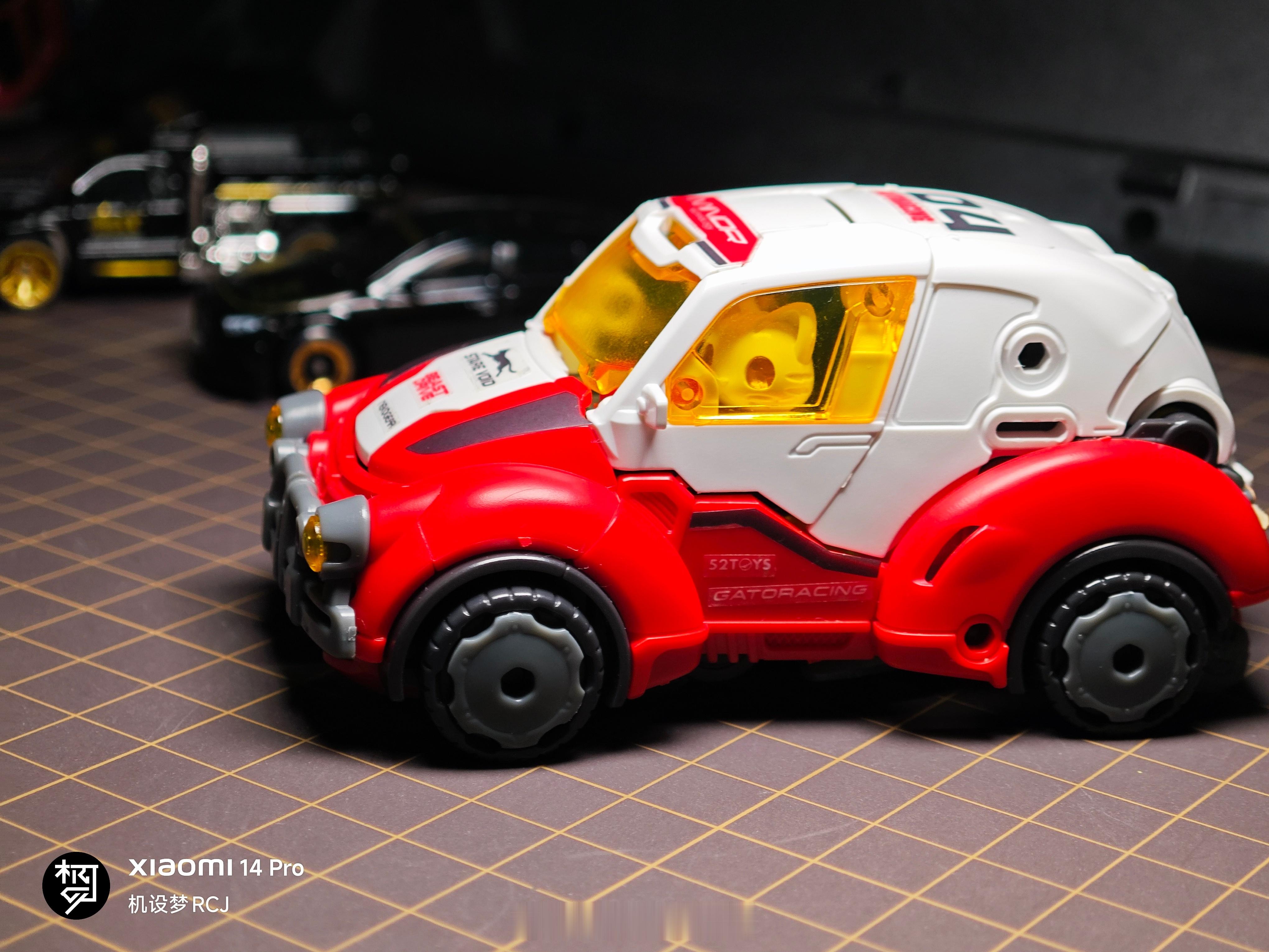 是日烂胶[超话] 猫猫都开赛车了，你呢？52TOYS猛兽匣无限兽驱 ​​​