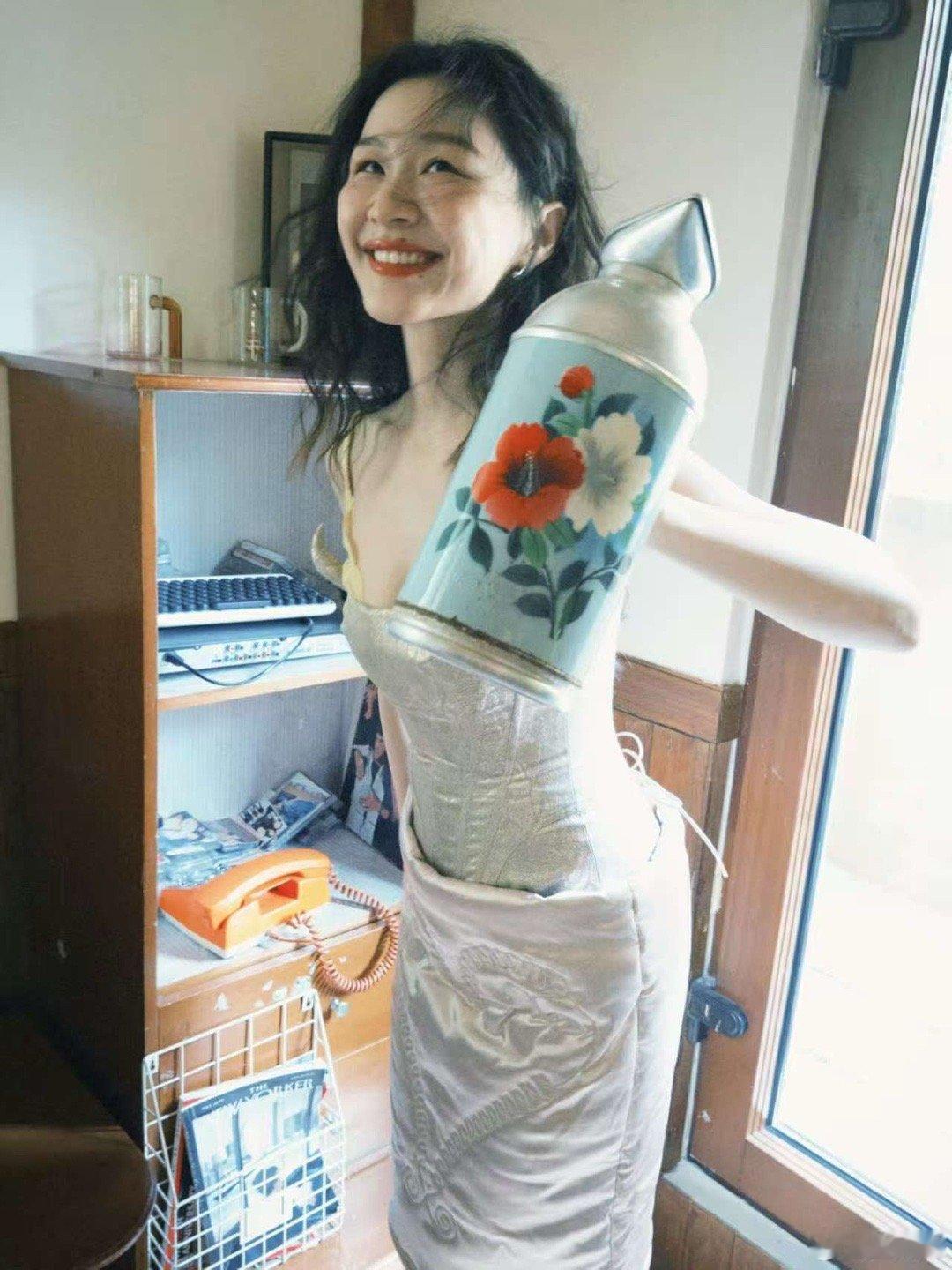 金靖复古风金靖九宫格写真金靖九宫格写真，复古风，[打call][打call] ​