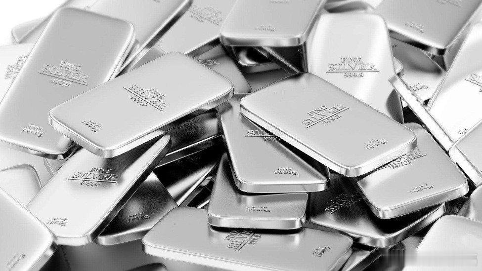 凤凰新闻【史诗级暴跌！今年“最赚钱的交易之一”，一夜之间大反转】白银价格剧烈波动