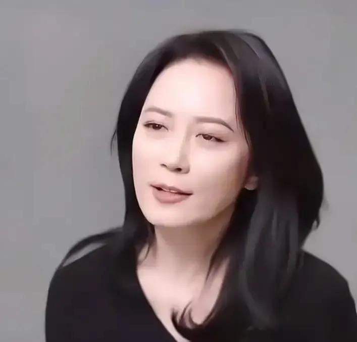 窦文涛和俞飞鸿被硬凑成带娃CP，我看完只想笑。
俩人加起来快一百岁，一个爱泡茶聊