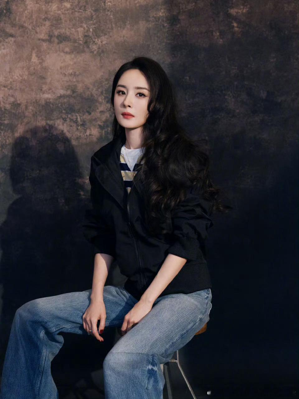 杨幂  🦊杨幂凯度全球代言人 在强者眼里，任何困难都不是困难，而是磨砺意志最好