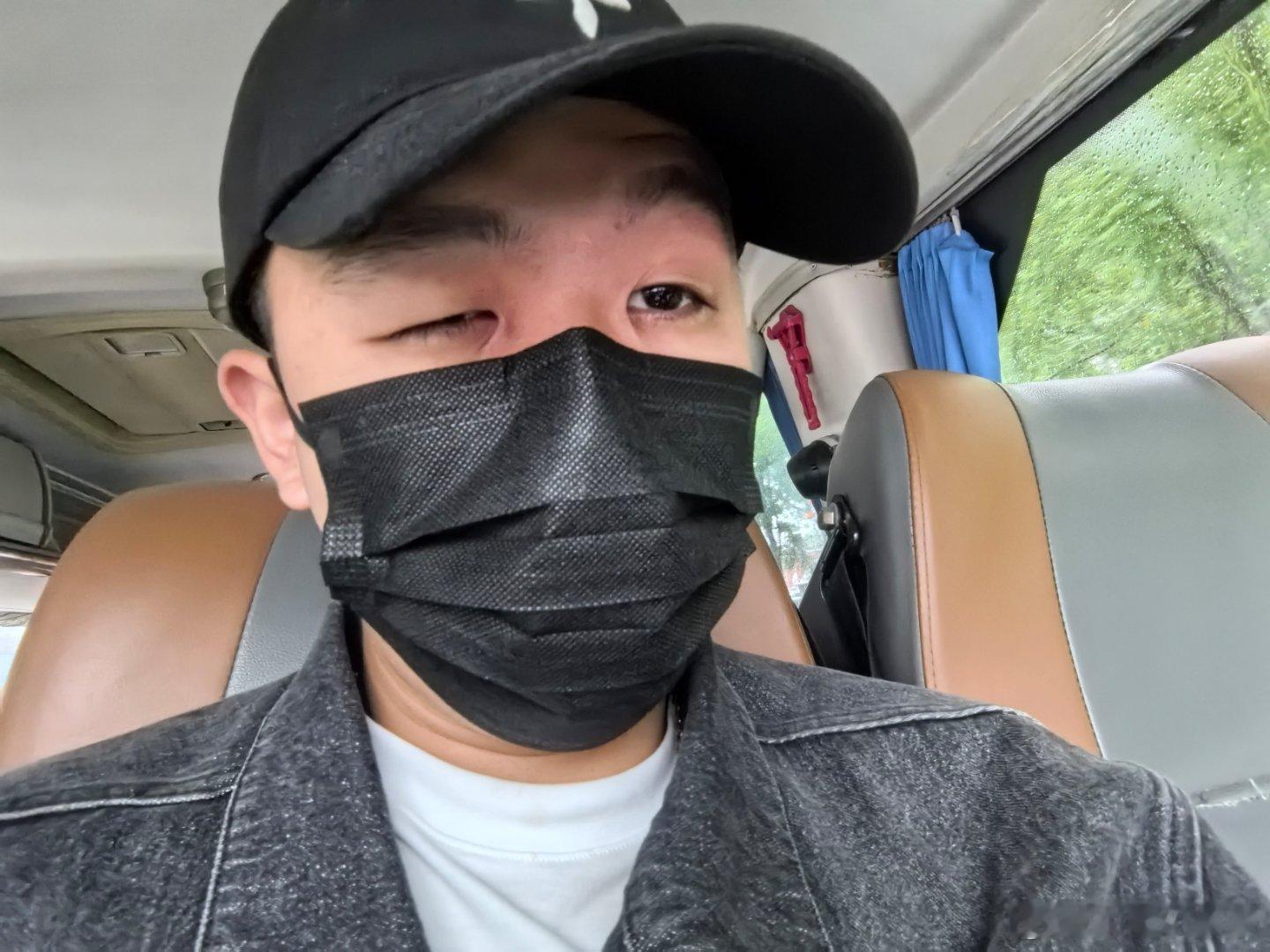 出发上海，放假前的最后一站话说大家小时候是不是也喜欢双层巴士的第一排[偷笑][偷