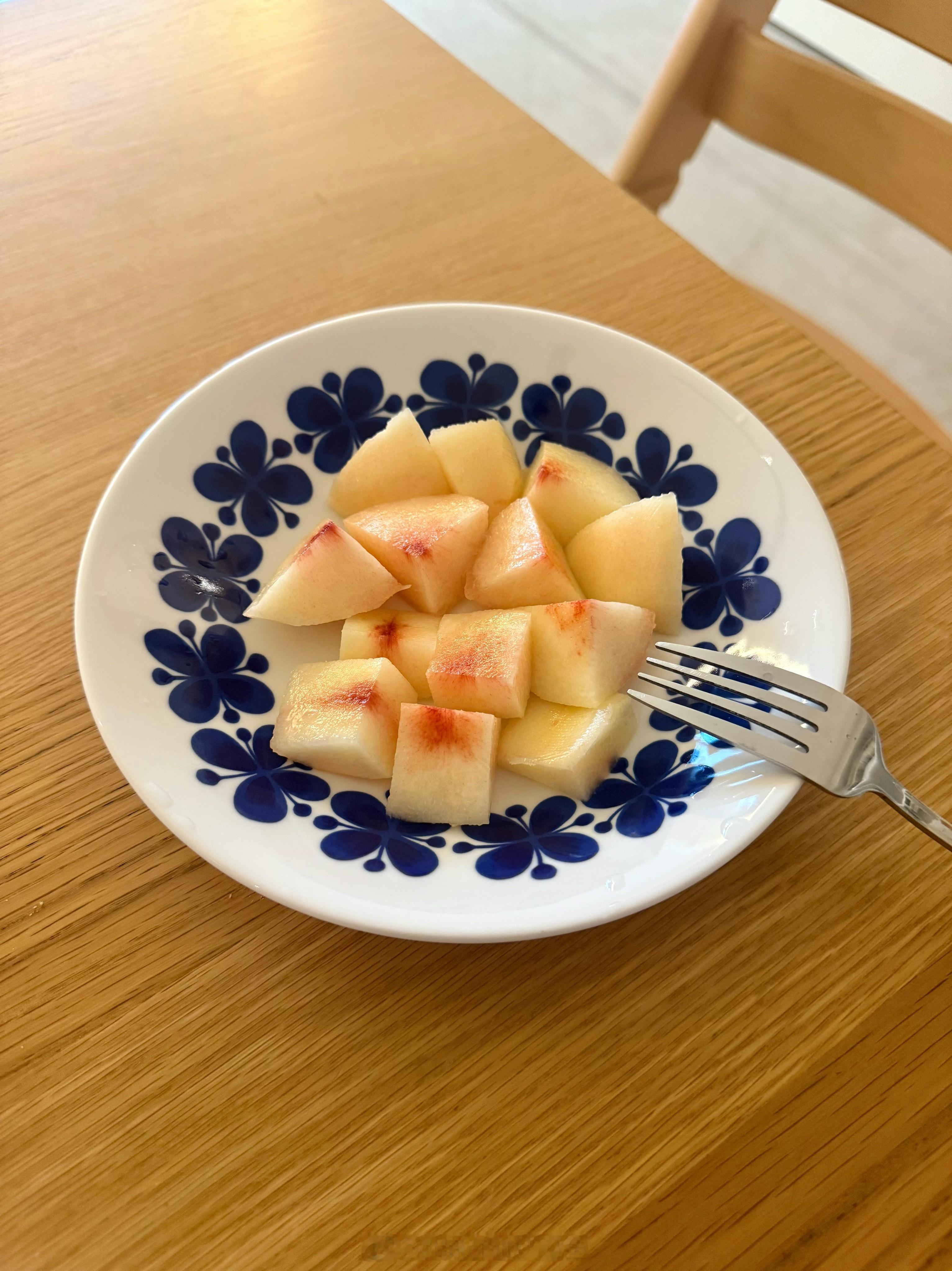 冰冰水蜜桃真的很好吃。🍑 
