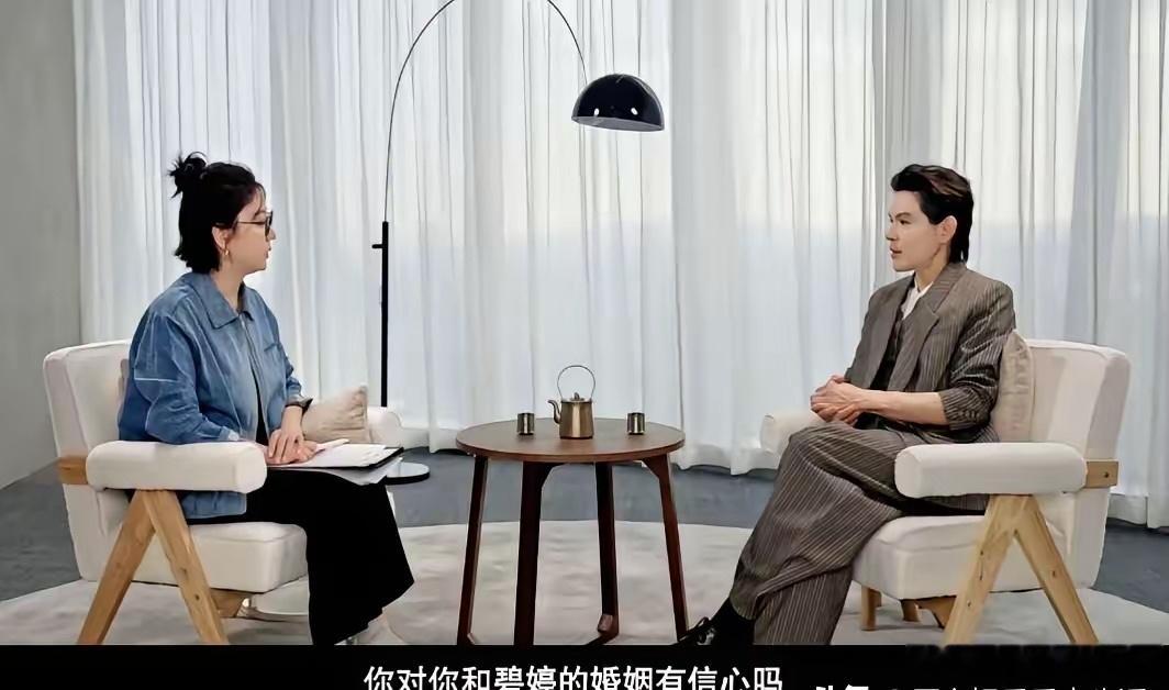 看完向佐的采访 已经完全颠覆了大家对向佐的认知 他的标签很多，都是别人给贴上去的