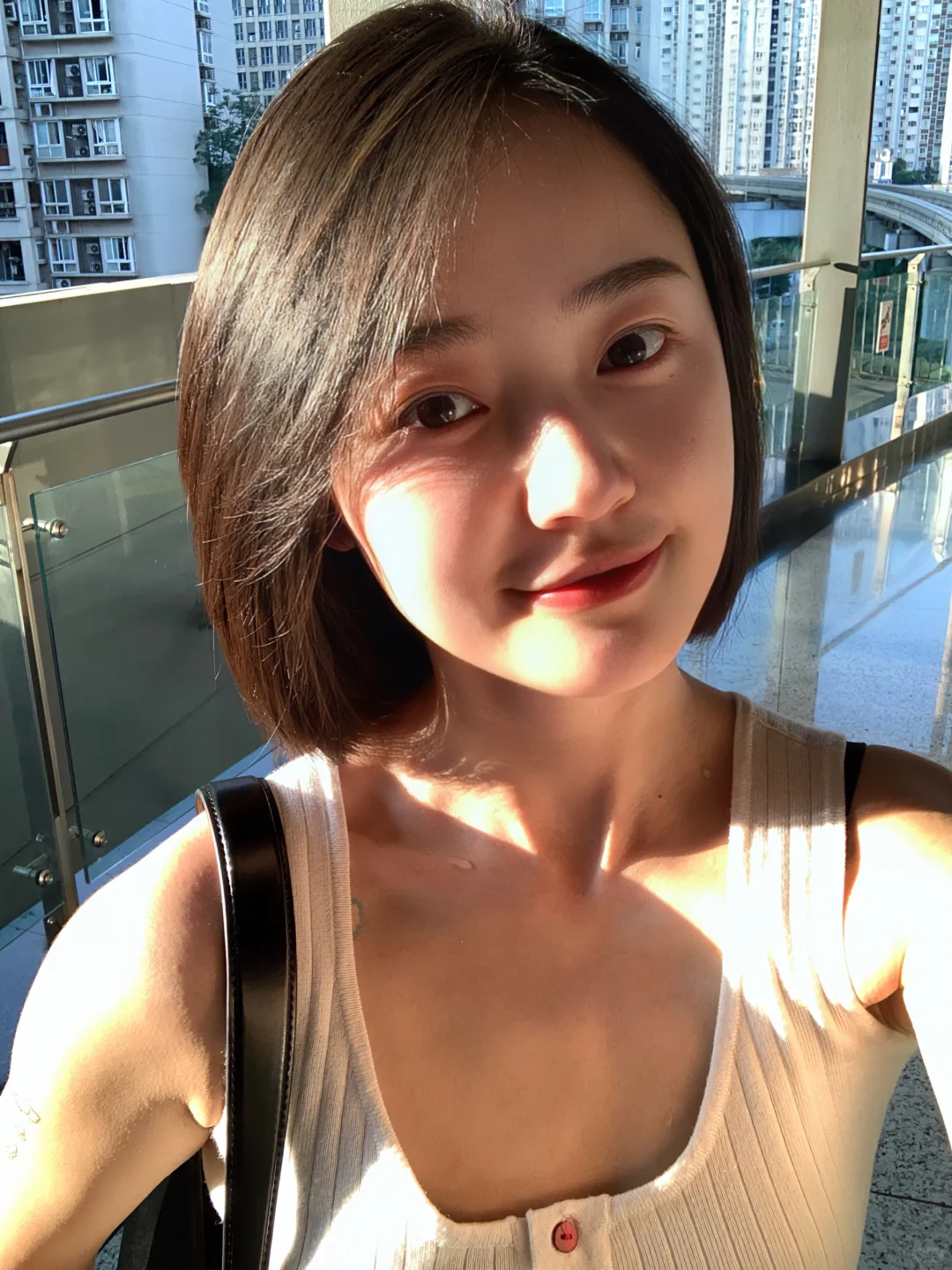 古早短发少女
