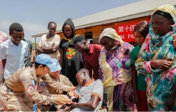 每年有几万中国人去非洲，为何去了就不想回来？非洲姑娘说出原因。据说，每年都有好几