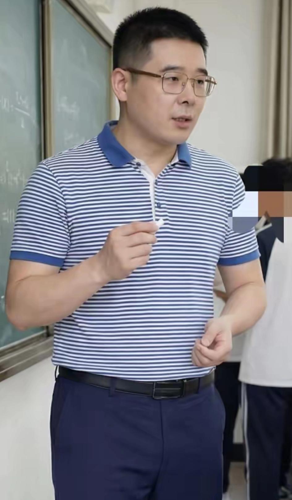 一个月一万多工资在小县城能生活嘛在小县城如果一个月有一万多的工资已经实现小康了，