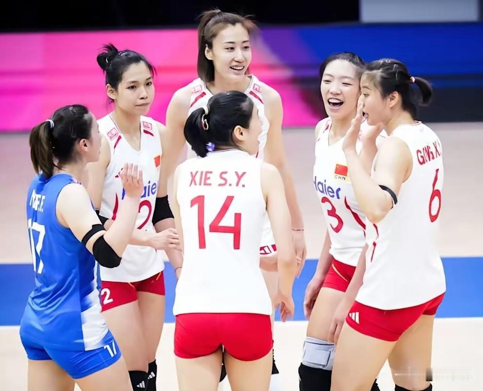 世联赛，中国女排3-2鏖战五局逆转泰国拿下首胜，惊险取胜，5点感慨：
1，整场比