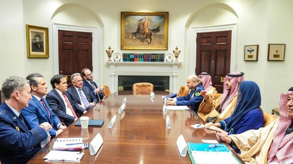 沙特防相在美指若不打击伊朗将助长政权气焰 卫星图像显示两处核设施新建屋顶 沙特王